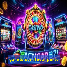 garoto com local porto