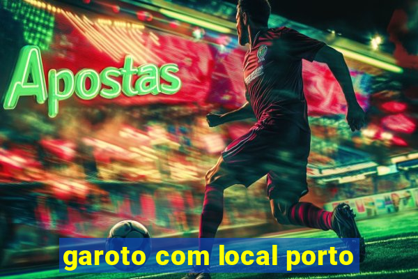 garoto com local porto