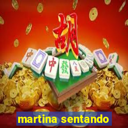 martina sentando